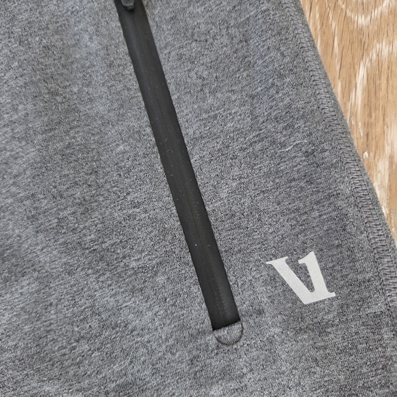 Vuori Sunday Performance Jogger Mens Charcoal Sweatpants Drawstring Pockets EUC - Picture 7 of 12